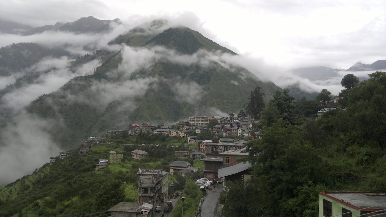 Hotel Bharmour View Brahmaur ภายนอก รูปภาพ